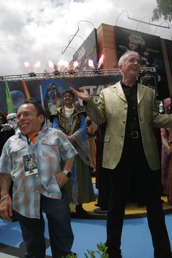 Daniels with fellow Star Wars actor Warwick Davis in 2010