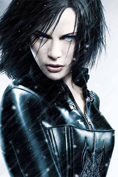 Katia Beckinlate Black.jpg