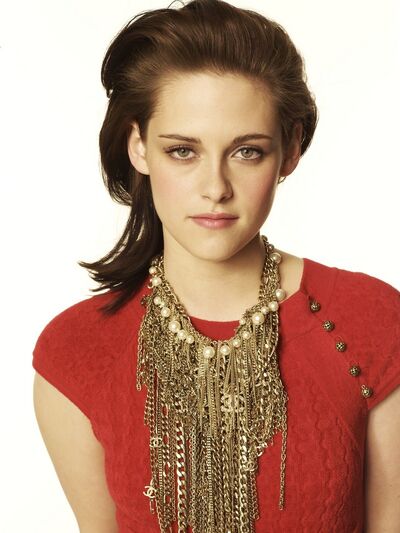 Bella Swan Red1