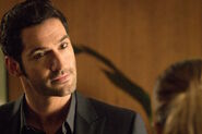 108 Lucifer staring at Chloe