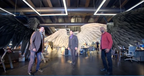 The angels halt their battle at God's arrival