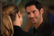 104 Lucifer smiling at Chloe