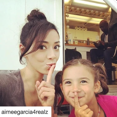 Scarlett Estevez & Aimee Garcia behind the scenes of Season 2