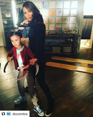 Scarlett Estevez & Lesley-Ann Brandt behind the scenes of Season 3