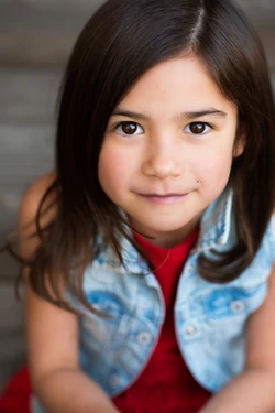 Scarlett Estevez 2014 headshot