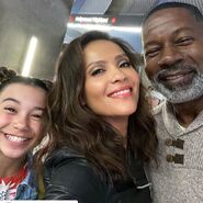 Scarlett Estevez, Lesley-Ann Brandt & Dennis Haysbert behind the scenes of Season 5, Resting Devil Face