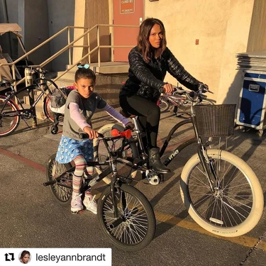 Scarlett Estevez & Lesley-Ann Brandt behind the scenes of Season 3