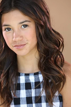 Scarlett Estevez headshot 2020