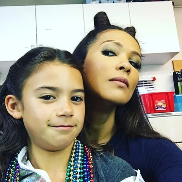 Scarlett Estevez & Lesley-Ann Brandt behind the scenes of Season 2
