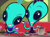 Alien couple