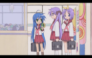 Konata is successful with the UFO catcher