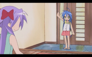 Konata comes over to the Hiiragi household