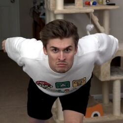 Featured image of post View 13 How Tall Is Ludwig From Twitch