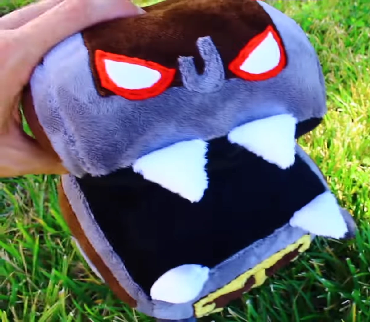 Chomp Chest | Luigifan00001 Wikia | Fandom