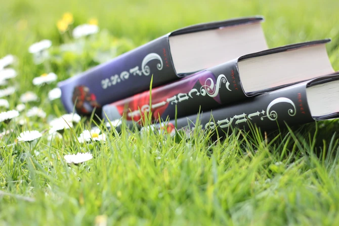 The Lunar Chronicles