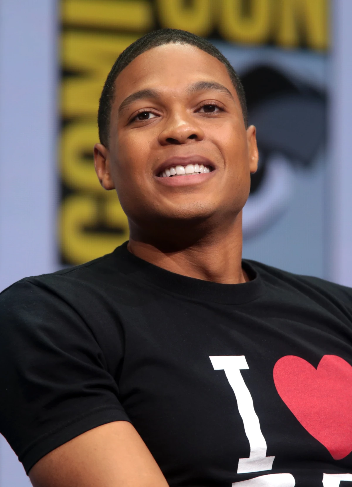 Ray Fisher | Wiki Univers DC | Fandom
