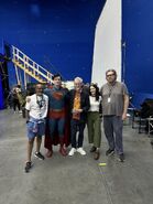 Deux acteurs de Peacemaker sur le tournage de Superman