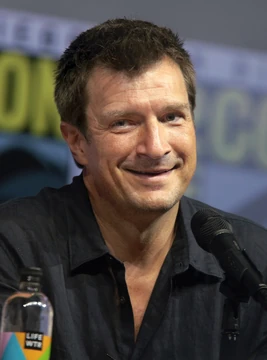 Nathan Fillion01