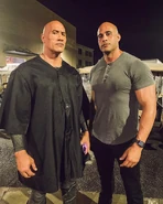 Dwayne Johnson et sa doublure pour les cascades