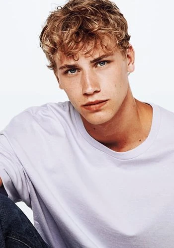 Adam Thompson | Lux Series Wiki | Fandom