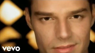 Ricky_Martin_-_Livin'_La_Vida_Loca_(Spanish)_(Official_Video)