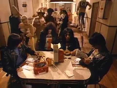 Ramones_-_I_Wanna_Be_Sedated_(Official_Music_Video)