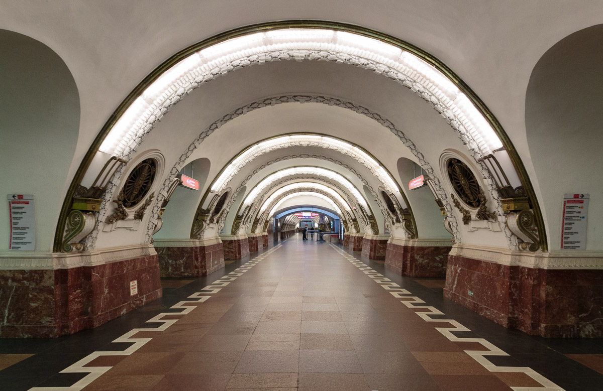 Открытие площади восстания. Площадь Восстания Санкт-Петербург метро. Станция площадь Восстания. Питер метро площадь Восстания. Станция метро площадь Восстания.