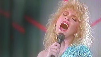 Es Ella Mas Que Yo Music Video Wiki Fandom