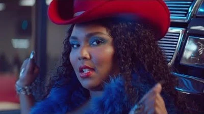 Lizzo_-_Tempo_(feat._Missy_Elliott)_-Official_Video-