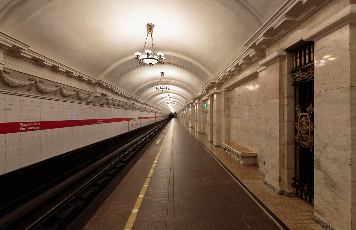 Санкт петербург м пушкинская. Метро Чернышевская Москва. Пушкинская станция метро Санкт-Петербург достопримечательности. Кировско Выборгская линия метро глубина. Метрополитен ВК.