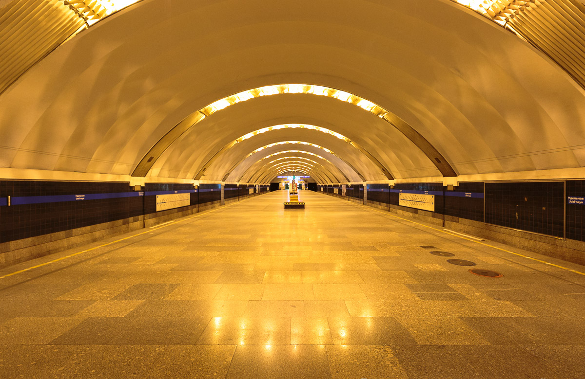 Фото метро санкт петербурга. Петербургский метрополитен - Удельная. Удельная станция метро Питер. СПБ станция метрополитена Удельная. Станица метро Удельная.