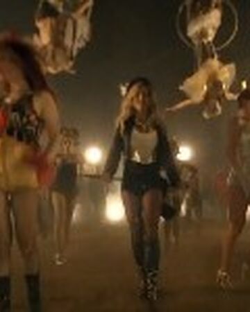 Circus Britney Spears Music Video Wiki Fandom