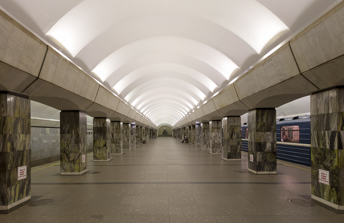 Метро приморская санкт петербург. Петербургский метрополитен станция Приморская. Станция метро Приморская СПБ. Питер Приморская станция метро. Вестибюль станции метро Приморская.