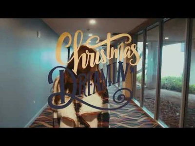 CHRISTMAS_DREAMIN’_-_LEANNA_CRAWFORD_OFFICIAL_ONE_TAKE_VIDEO