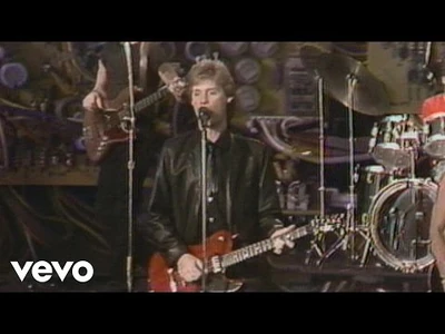 Daryl_Hall_&_John_Oates_-_The_Woman_Comes_And_Goes