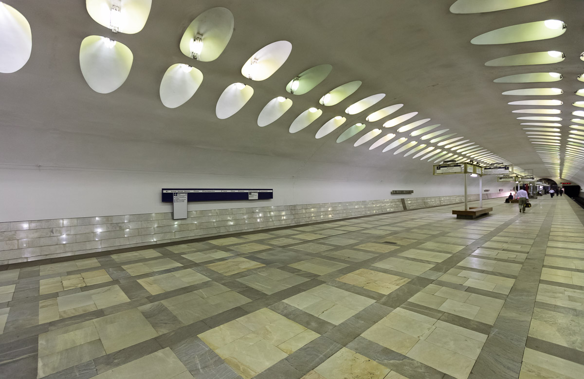 Станция метро нахимовский
