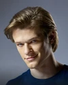 Angus MacGyver (Till)