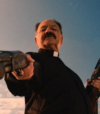 Padre Benicio Del Toro.