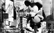 Mickey-mouse-balloon-1981-TDAYPARADE1116