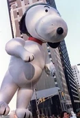25157961 10154888346981566 8810419296599445186 n.jpg (13 KB) Snoopy at the 1986 Macy's Egleston Christmas Parade.