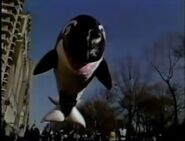 The balloon seems to have a bit of helium problems in the 1988 parade