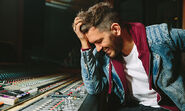 Andy Grammer (On The Roll Again)