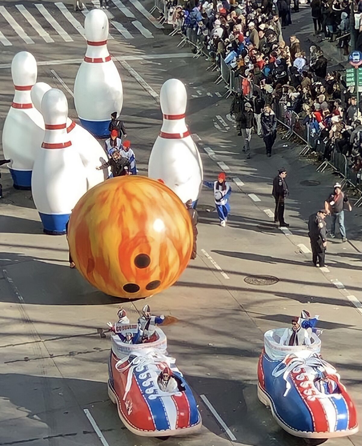 Go Bowling Macy's Thanksgiving Day Parade Wiki Fandom