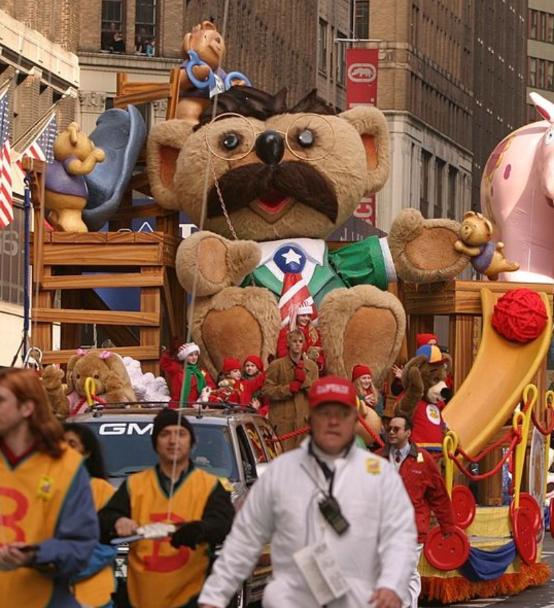Macys Christmas Bears 2022 Build-A-Bear Workshop | Macy's Thanksgiving Day Parade Wiki | Fandom