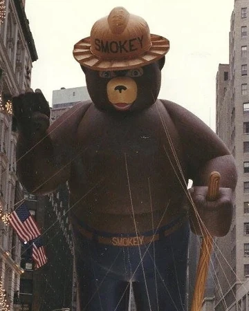Smokey Bear Macy S Thanksgiving Day Parade Wiki Fandom