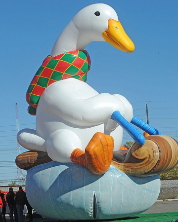 The Aflac Duck Macy S Thanksgiving Day Parade Wiki Fandom