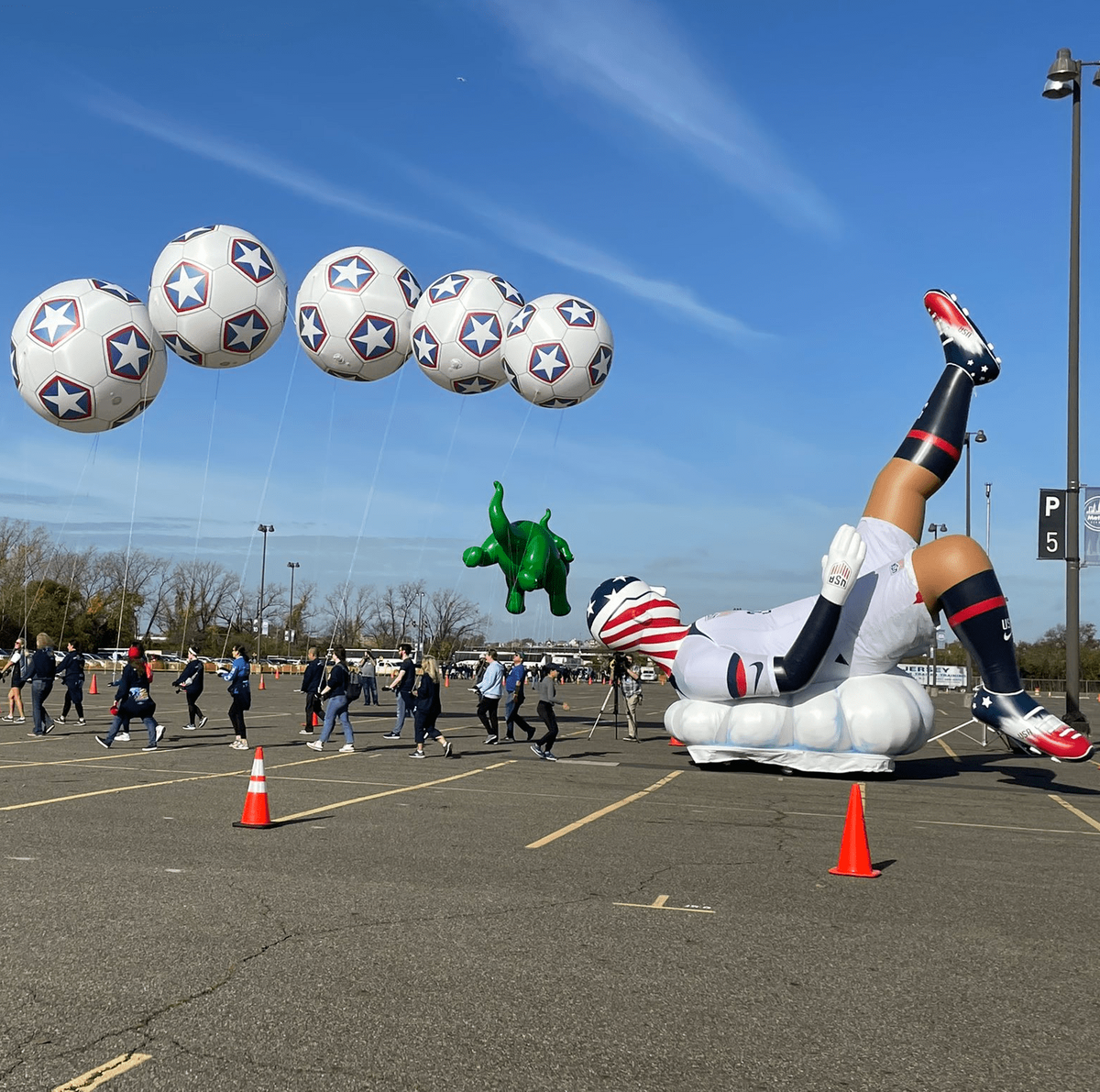 FOX Sports Unveils 'Striker, The U.S. Soccer Star' Balloonicle to Debut in  2022 Macy's Thanksgiving Day Parade® - Fox Sports Press Pass