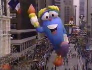 Izzy's left arm was deflated in the 1995 Parade.