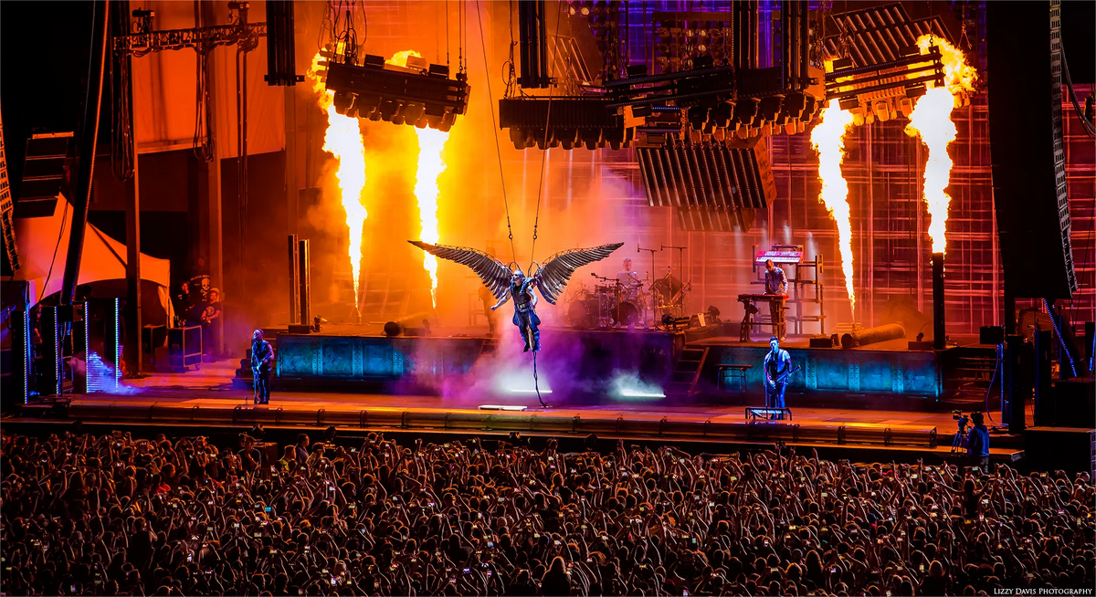 Сцена 2011. Концерт рамштайн в Чикаго. Концерт рамштайн Россия open Air. Rammstein Highfield Festival. CDC концерт.