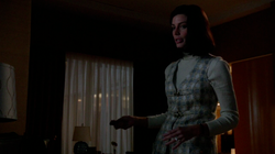 6x01 Megans outfits (09).png